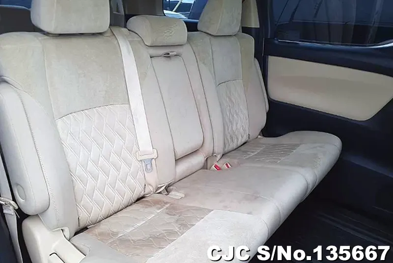 Toyota Alphard in White for Sale Image 10
