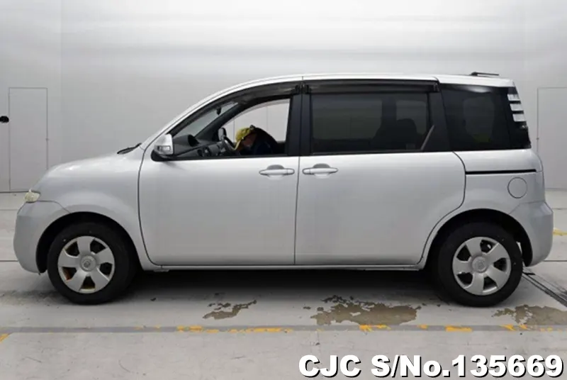 Toyota Sienta in Silver for Sale Image 7
