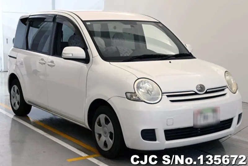 Toyota / Sienta 2010