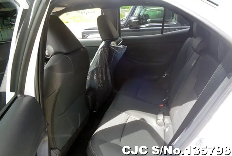 Toyota Yaris Cross in White for Sale Image 4