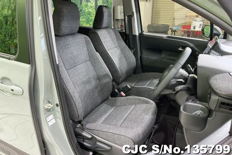 Toyota Sienna in Blue for Sale Image 1