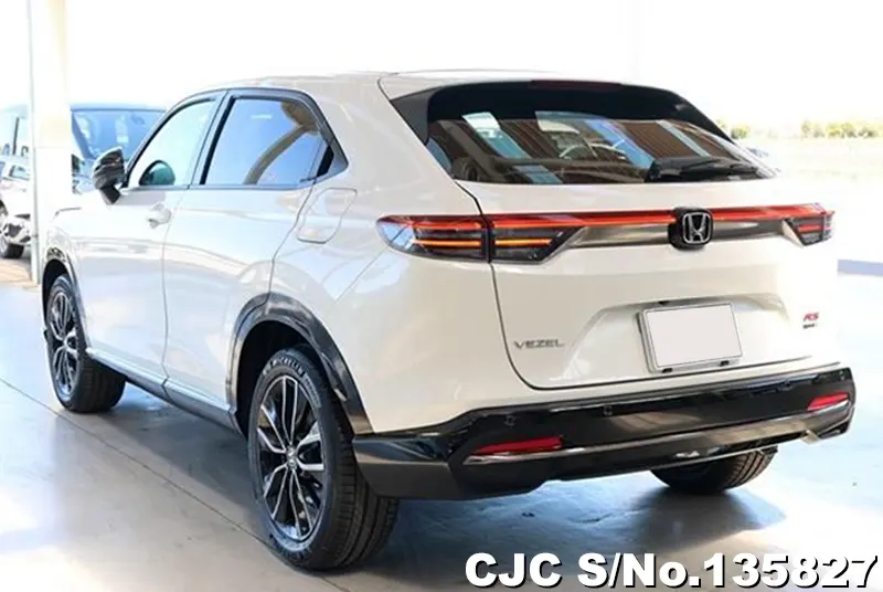 Honda Vezel in White for Sale Image 1
