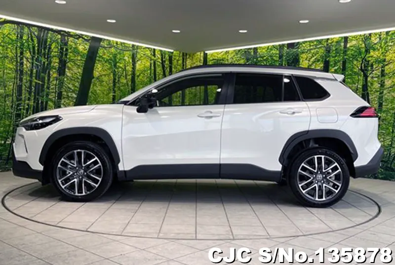 Toyota Corolla Cross in Pearl for Sale Image 7