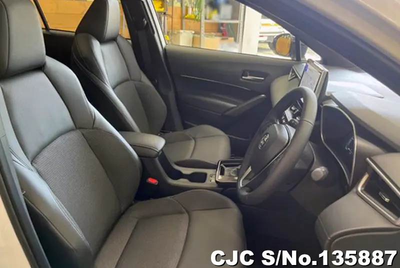Toyota Corolla Cross in Pearl for Sale Image 2