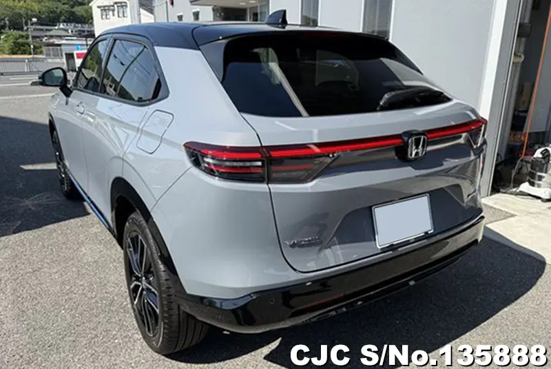 Honda Vezel in Gray for Sale Image 1