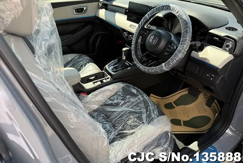 Honda Vezel in Gray for Sale Image 5
