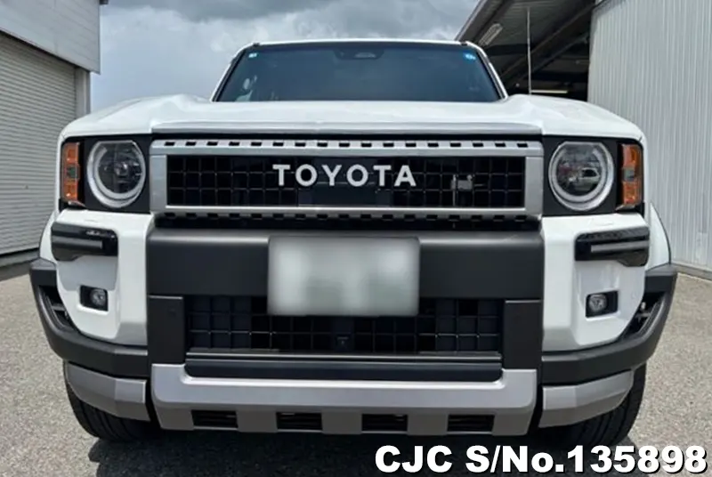 Toyota Land Cruiser 250 in Pearl for Sale Image 4