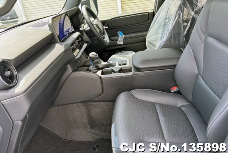 Toyota Land Cruiser 250 in Pearl for Sale Image 8