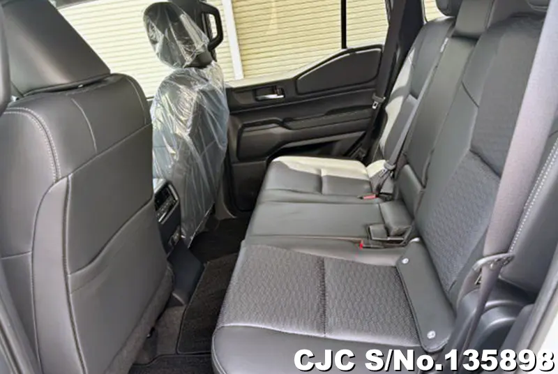 Toyota Land Cruiser 250 in Pearl for Sale Image 10