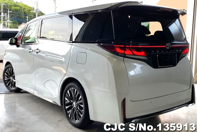Toyota Vellfire in Pearl for Sale Image 1