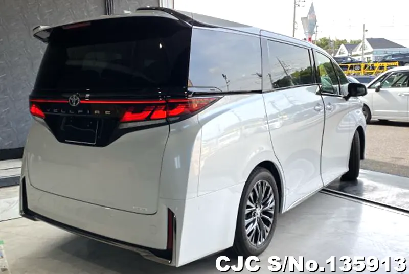 Toyota Vellfire in Pearl for Sale Image 2