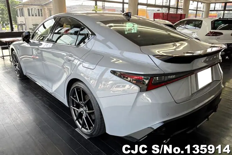Lexus LS 300H  in White for Sale Image 1