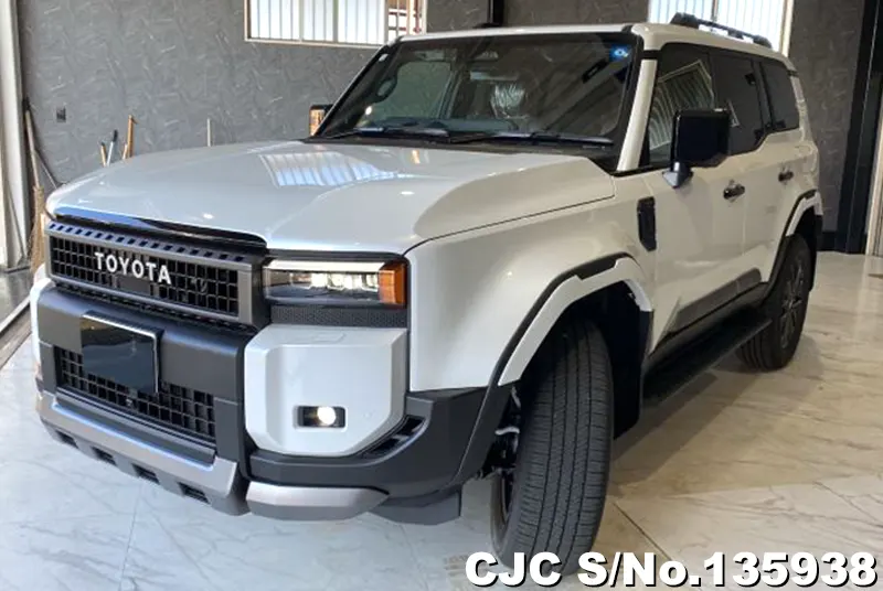 Toyota Land Cruiser 250 in Pearl for Sale Image 3