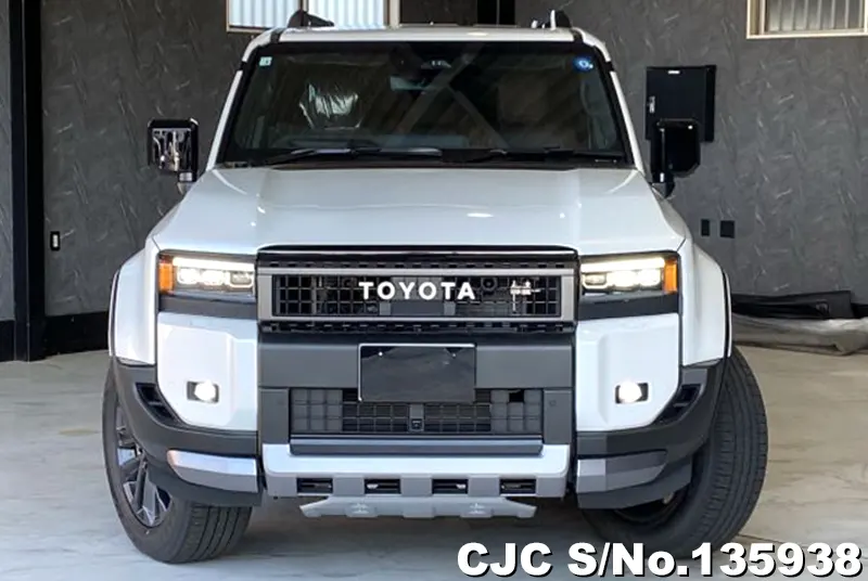 Toyota Land Cruiser 250 in Pearl for Sale Image 4