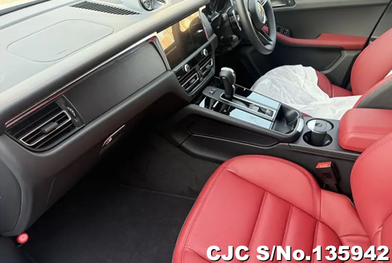 Porsche Macan in White for Sale Image 6