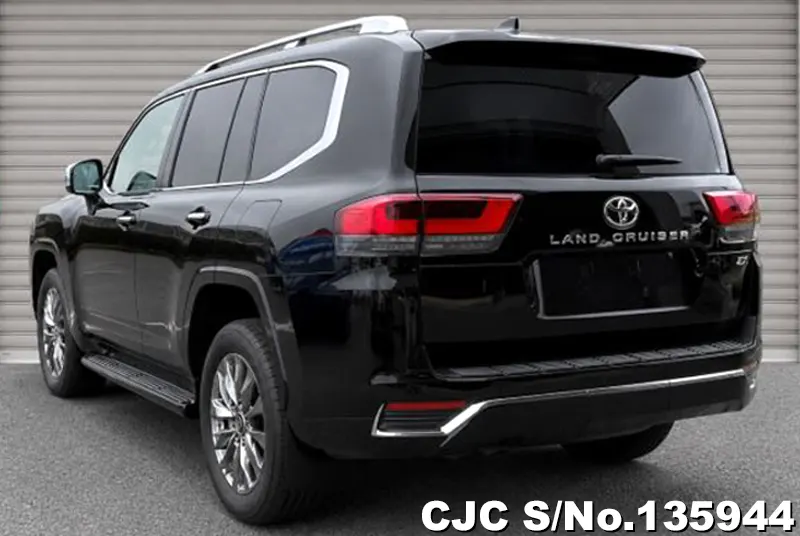 Toyota Land Cruiser in Black for Sale Image 1