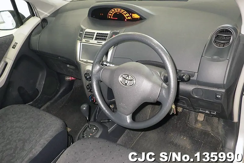 Toyota Vitz in Silver for Sale Image 5