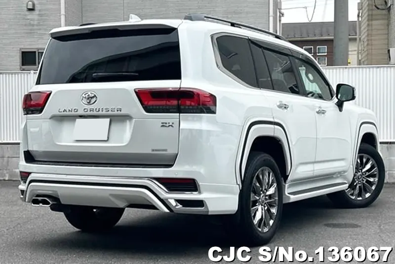 Toyota Land Cruiser in Pearl for Sale Image 2