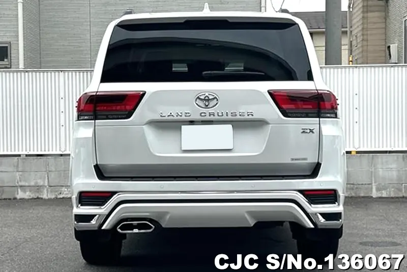 Toyota Land Cruiser in Pearl for Sale Image 4