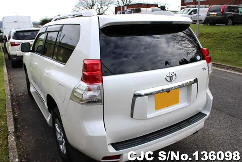 Toyota Land Cruiser Prado in White for Sale Image 1