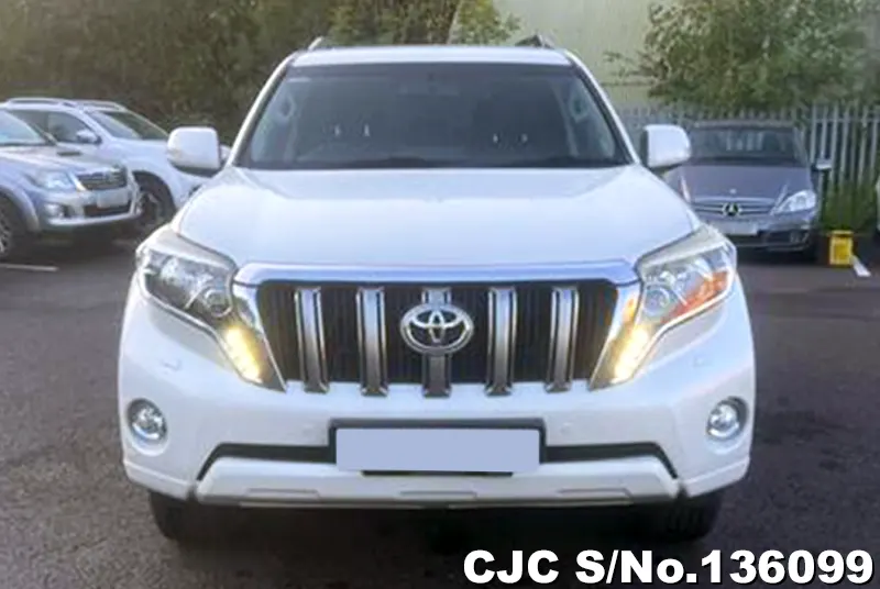Toyota Land Cruiser Prado in White for Sale Image 4