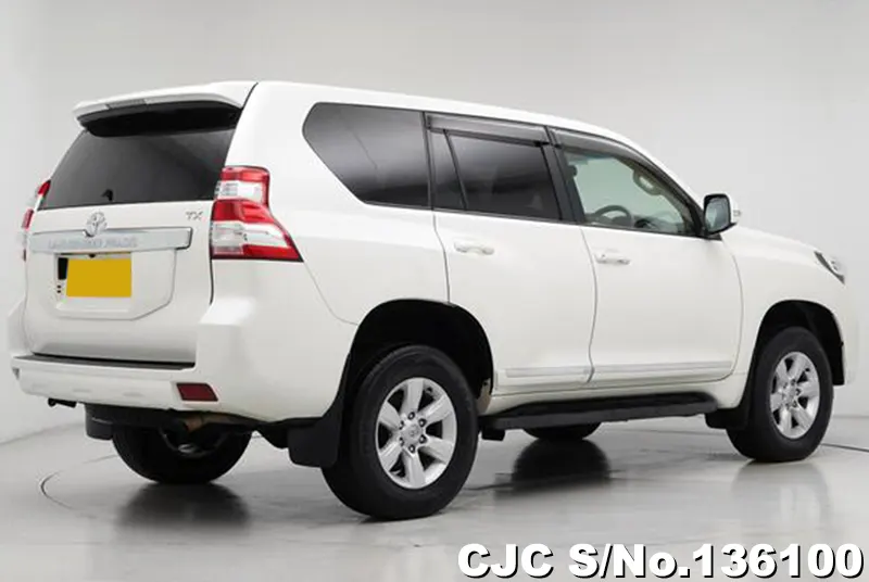 Toyota Land Cruiser Prado in White for Sale Image 2