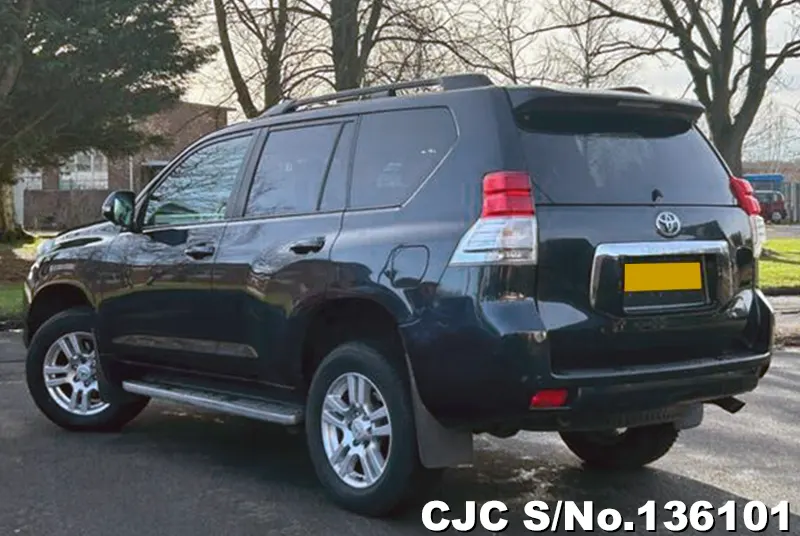 Toyota Land Cruiser Prado in Gray for Sale Image 1