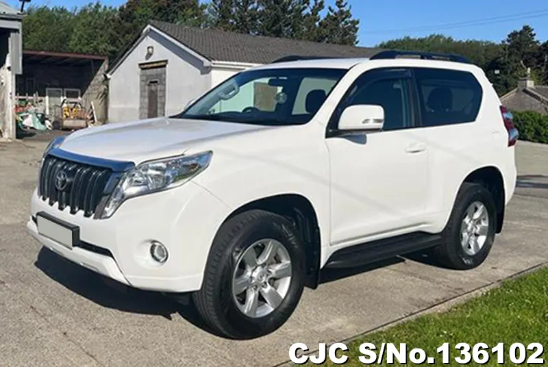 Toyota Land Cruiser Prado in White for Sale Image 3