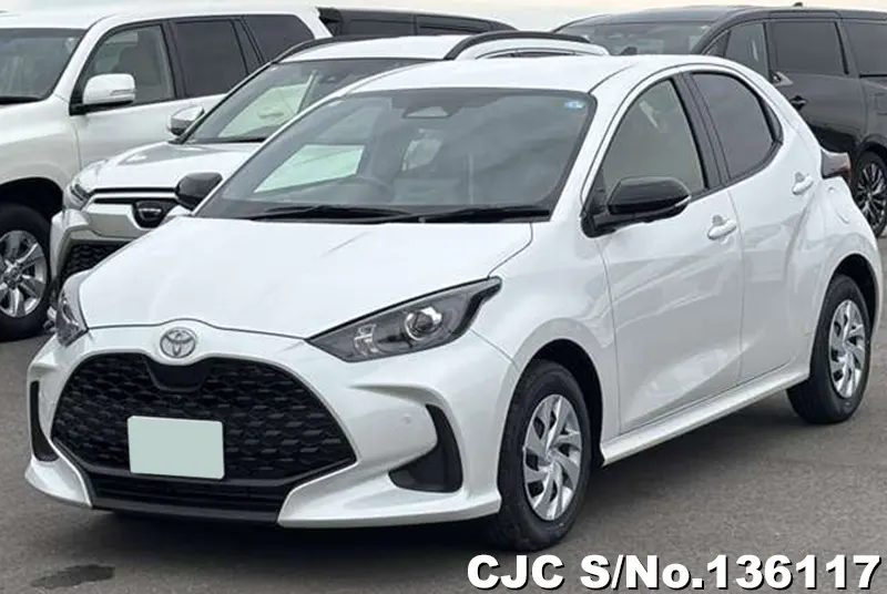 Toyota Yaris in White for Sale Image 3