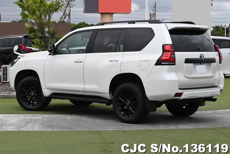 Toyota Land Cruiser Prado in Pearl for Sale Image 1