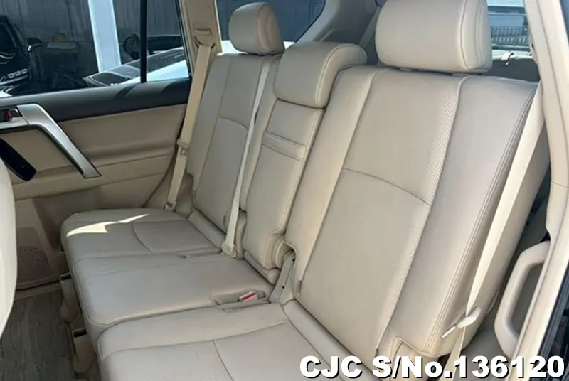 Toyota Land Cruiser Prado in Black for Sale Image 11