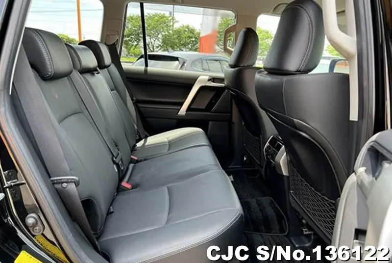 Toyota Land Cruiser Prado in Black for Sale Image 13
