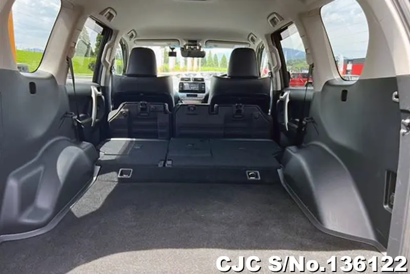 Toyota Land Cruiser Prado in Black for Sale Image 9