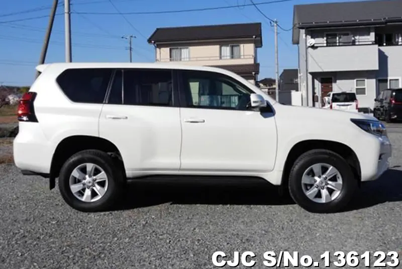 Toyota Land Cruiser Prado in Pearl for Sale Image 6