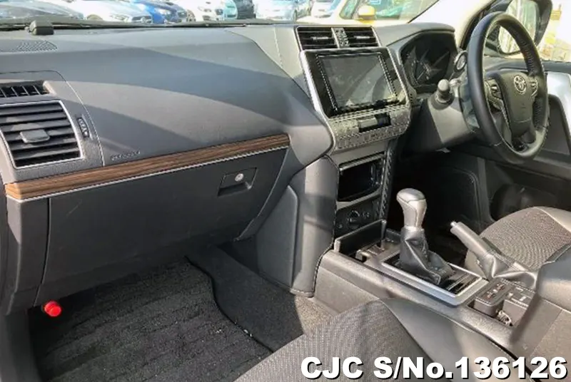 Toyota Land Cruiser Prado in Black for Sale Image 10