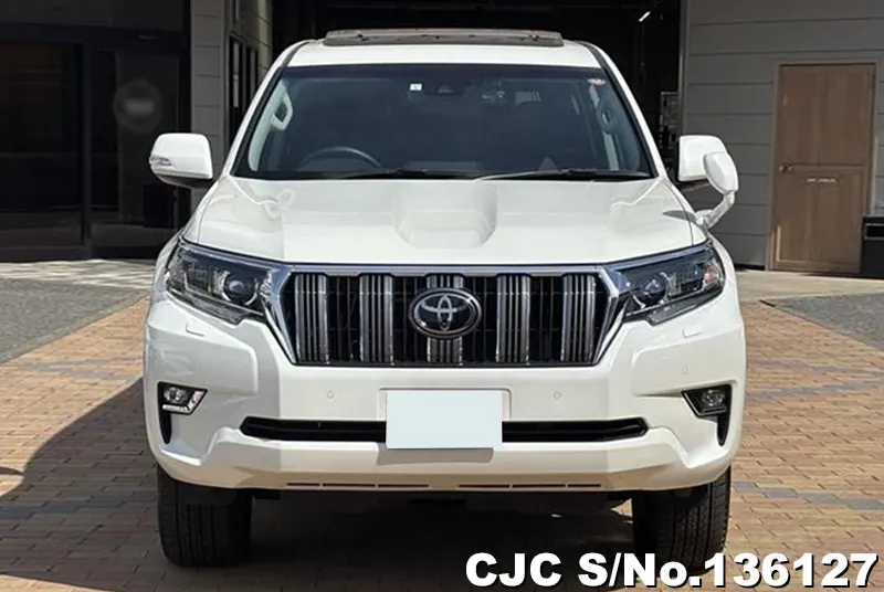 Toyota Land Cruiser Prado in Black for Sale Image 4