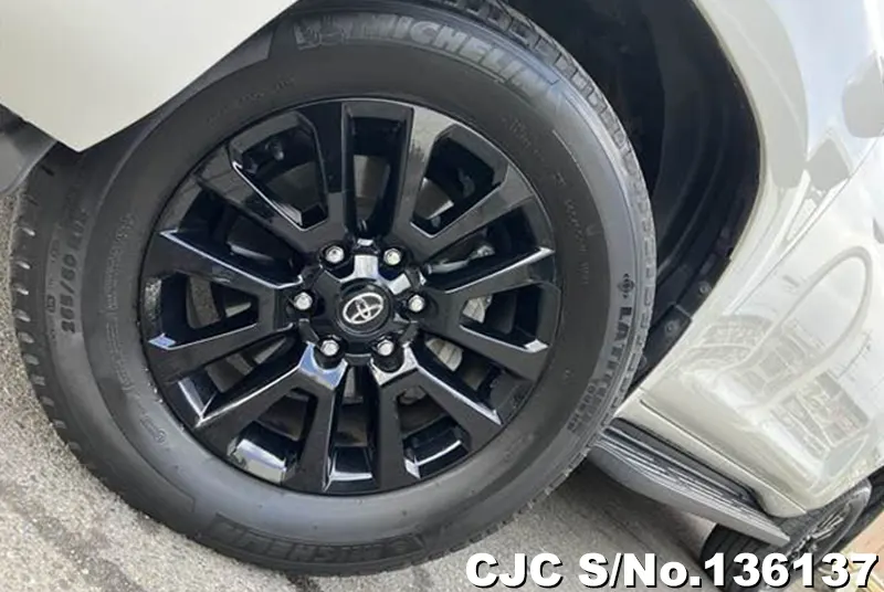 Toyota Land Cruiser Prado in Pearl for Sale Image 9