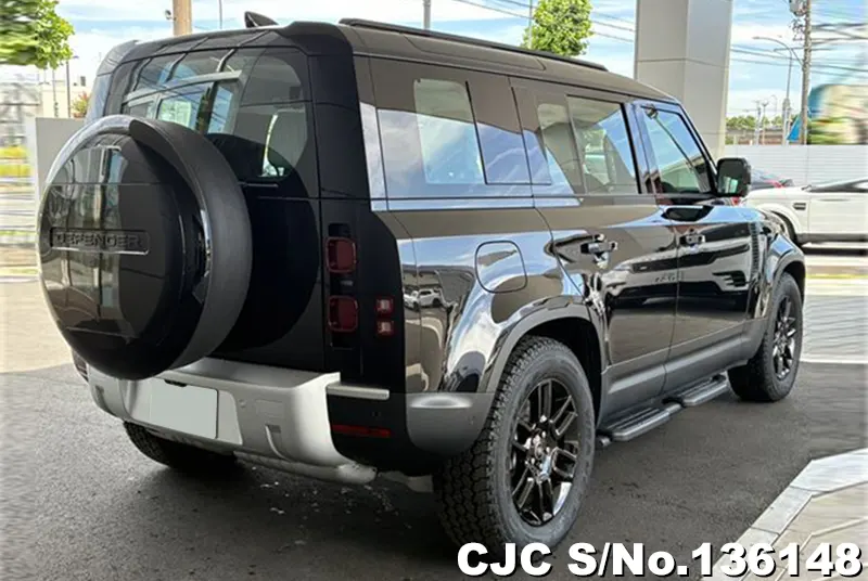 Land Rover Defender in Black for Sale Image 2