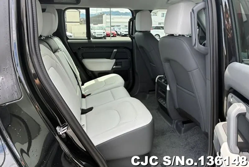 Land Rover Defender in Black for Sale Image 10