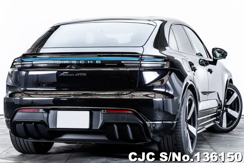 Porsche Macan in Black for Sale Image 2