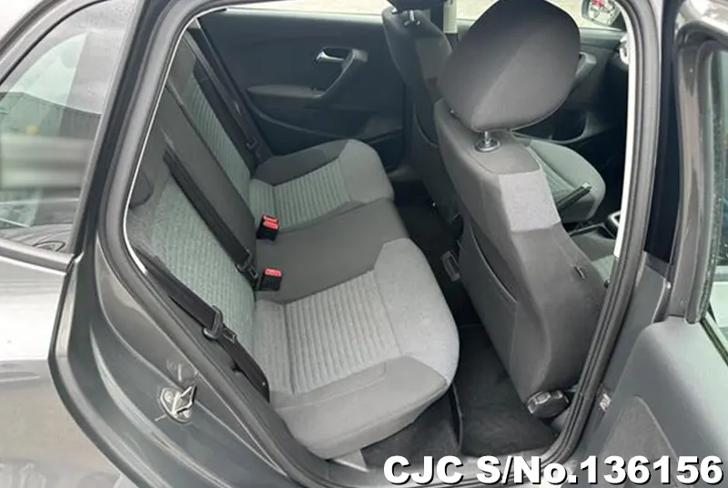 Volkswagen Polo in Gray for Sale Image 10