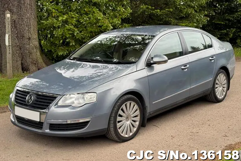 Volkswagen Passat in Gray for Sale Image 2