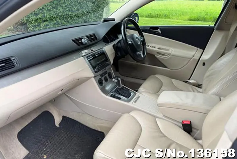 Volkswagen Passat in Gray for Sale Image 7
