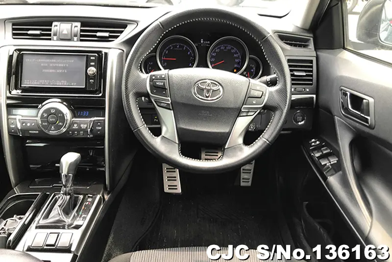 Toyota Mark X in Black for Sale Image 10