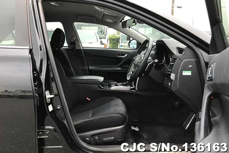 Toyota Mark X in Black for Sale Image 11