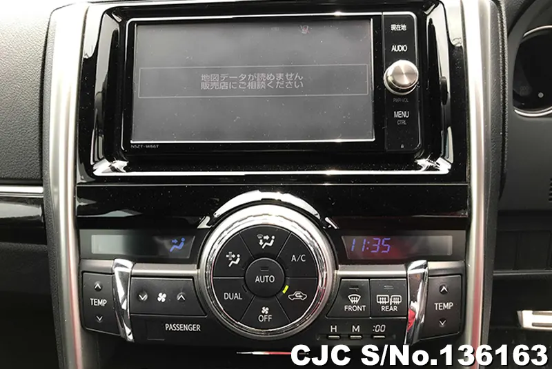 Toyota Mark X in Black for Sale Image 15