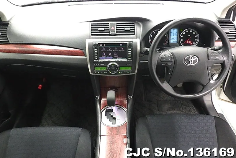 Toyota Allion in White for Sale Image 4