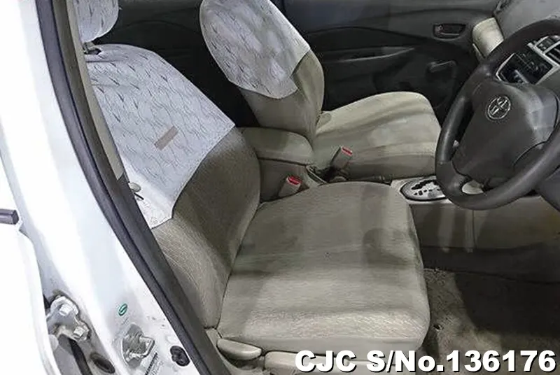Toyota Belta in White for Sale Image 4