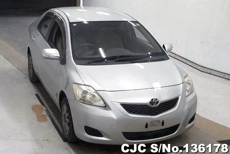 Toyota / Belta 2009