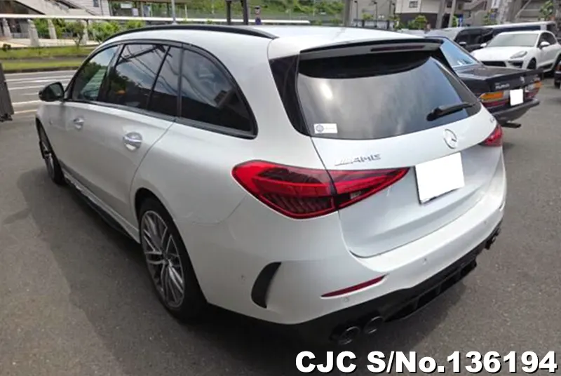 Mercedes Benz C Class in White for Sale Image 1